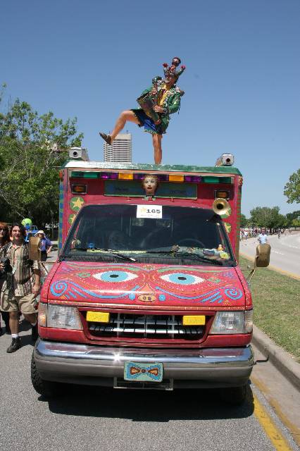 v2006_ArtCar_3_Parade 136 